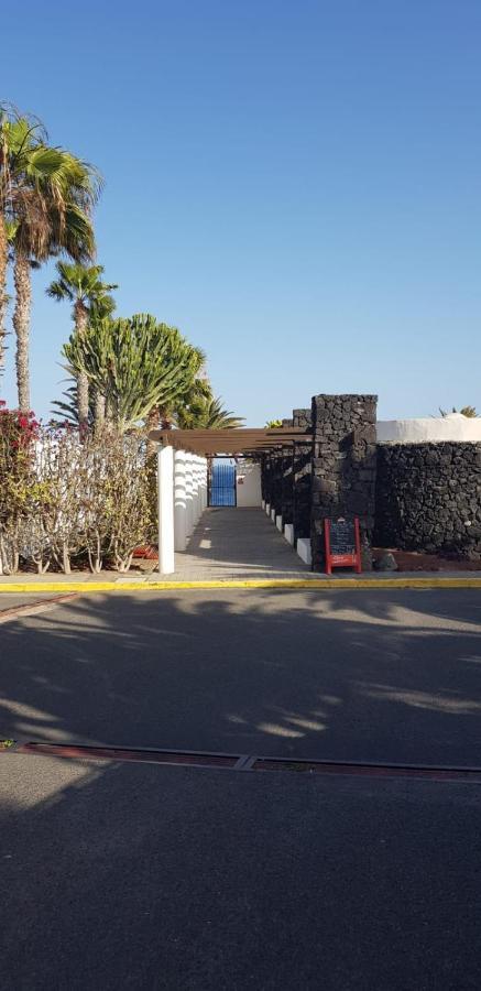 Playa Roca Bungalows Costa Teguise Exteriör bild