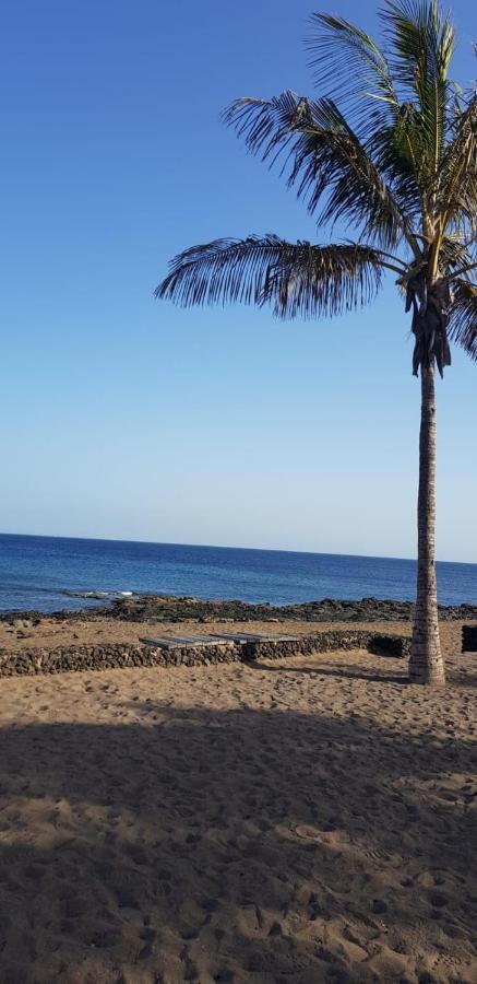 Playa Roca Bungalows Costa Teguise Exteriör bild