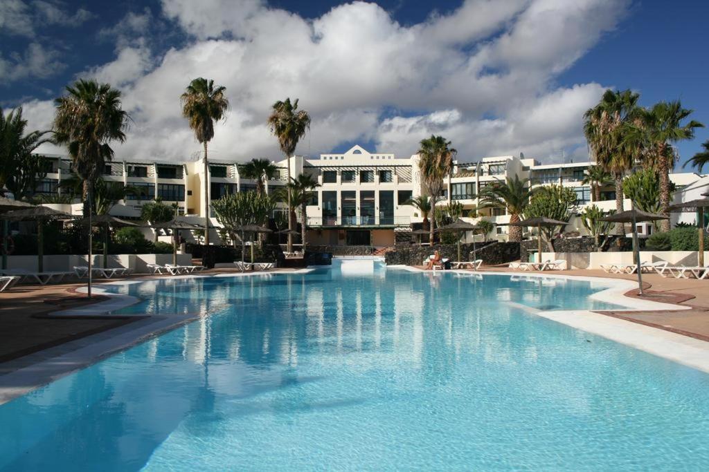 Playa Roca Bungalows Costa Teguise Exteriör bild